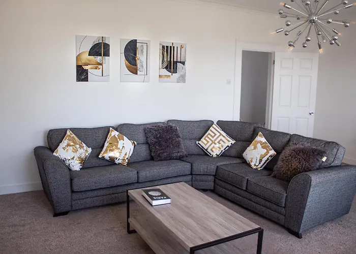 Private Parking, Urban Comfort & City Haven